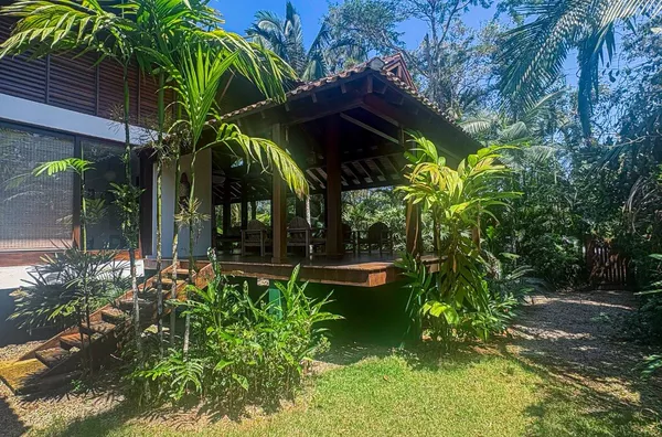 Casa estilo balinês à venda - 4 dormitórios - Foto 2