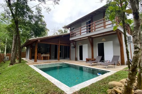 casa moderna em itamambuca