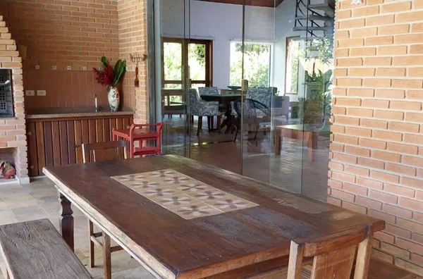 Entre a Piscina e o Mar, na Rua Par - 150 da praia