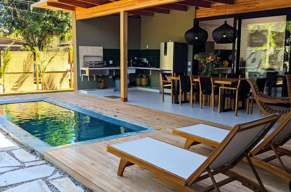 Casa novíssima, elegante - 130 metros da praia - Rua Par