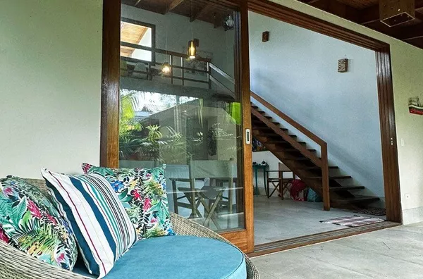 Casa à venda,  Itamambuca. Descubra a combinação perfeita entre charme e conforto nesta linda casa. 300m da praia