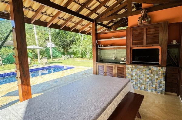 Casa aconchegante a 300 metros da praia