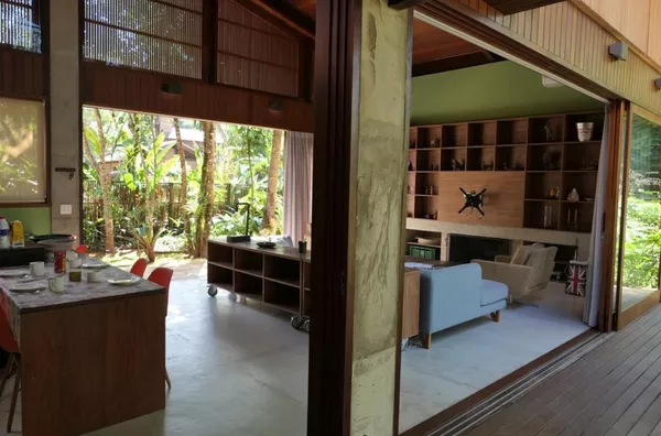 CASA ALTO PADRÃO A 300 MTS DA PRAIA