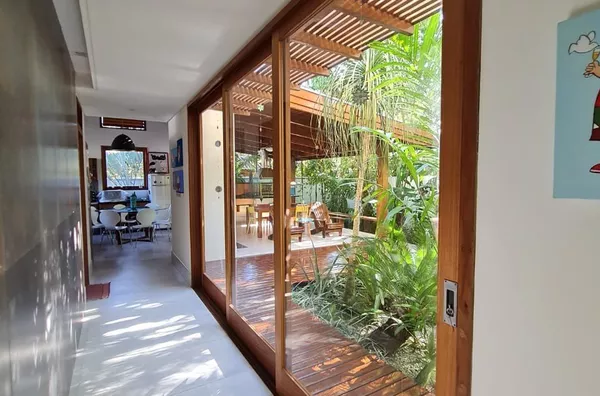 CASA ALTO PADRAO COM AQUECIMENTO SOLAR