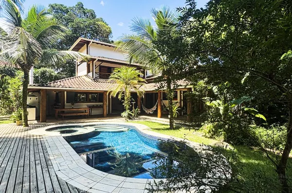 Piscina, Jardim e Muito Espaço ao Ar Livre - RUA PAR 