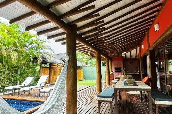 300 metros da praia, conforto e natureza em perfeita harmonia