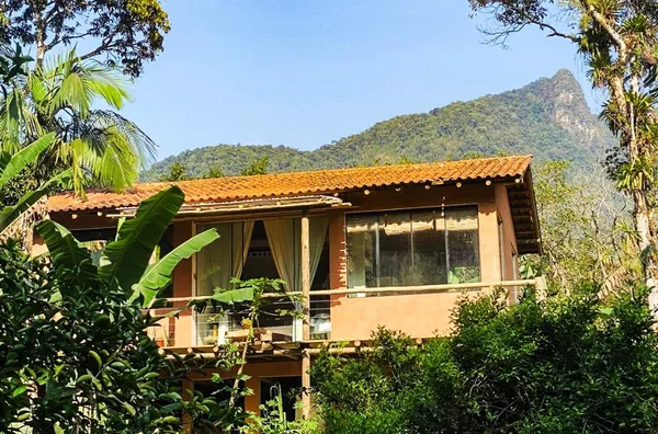 Jungle House: Chácara com Cachoeira e Vista Incrível