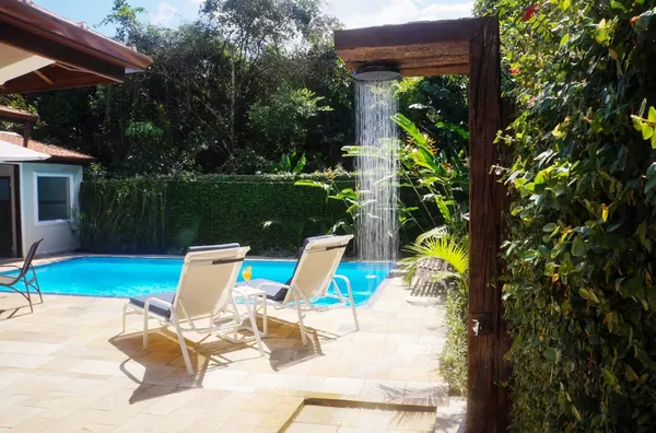 4 suítes climatizadas - Piscina - 180m da Praia