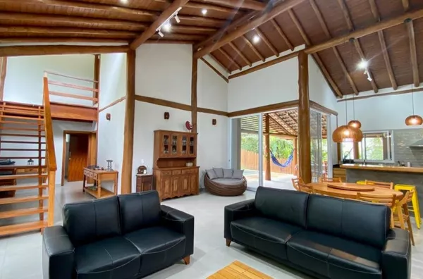 casa moderna em itamambuca