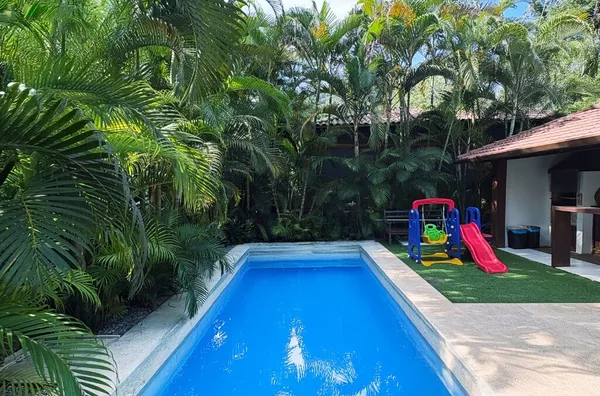 O refúgio perfeito para sua família – a apenas 60 metros da praia!