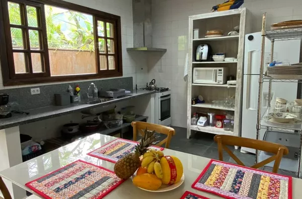 CHALÉ 100 METROS DA PRAIA