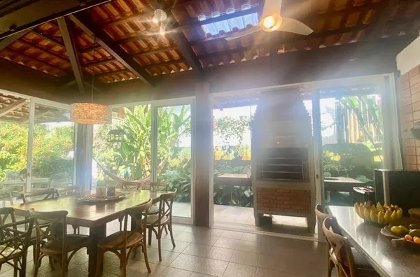 CASA  PROXIMA  AO MAR EM ITAMAMBUCA 