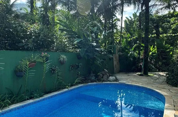 Casa à venda – lado par, 120m da praia
