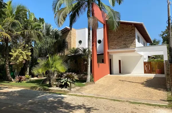 Casa com piscina - Rua Par - 150m do mar – vibe pé na areia
