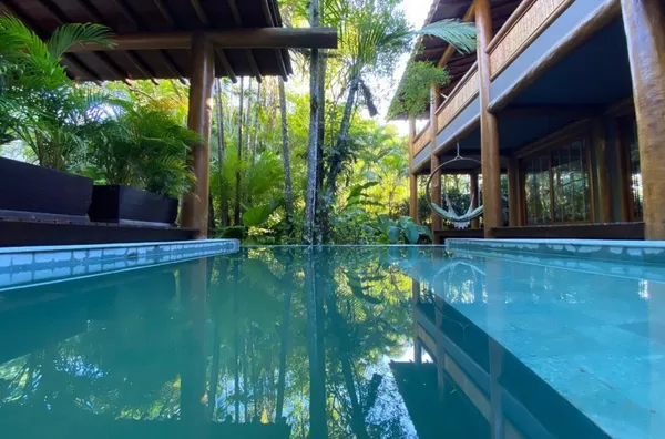 LINDA CASA, POUCOS METROS DO MAR..