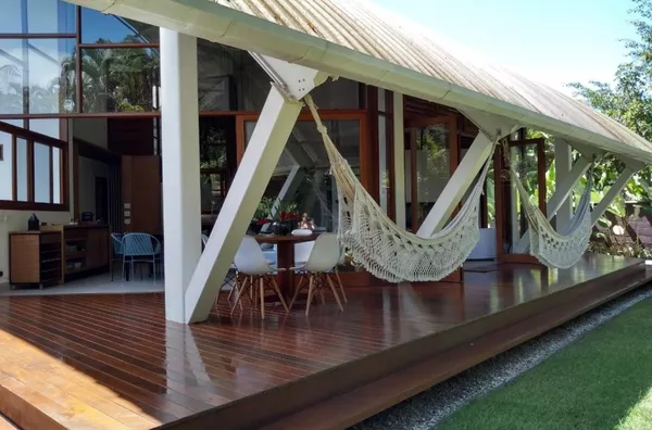 CASA ALTO PADRAO COM PISCINA AQUECIDA 