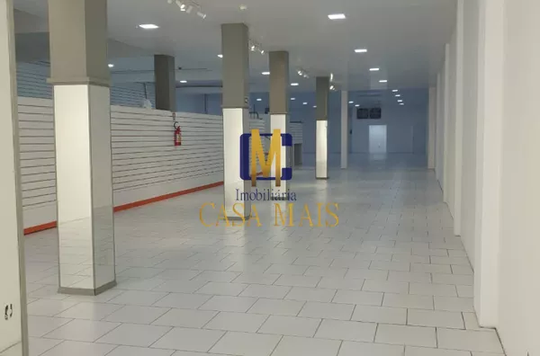 SALA COMERCIAL TÉRREA NO CENTRO 