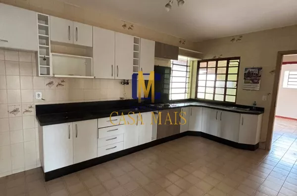 CASA PARA LOCAÇÃO NO BAIRRO CRISTO REI