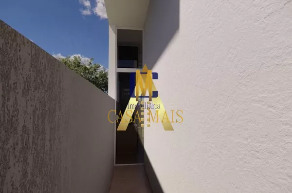 SOBRADO A VENDA NO BAIRRO FRARON