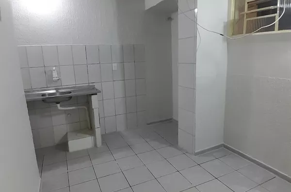 Kitnet com Quarto Independente – Conforto e Privacidade!