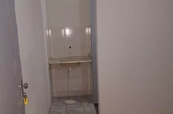 Kitnet com Quarto Integrado – Espaço Integrado e Funcional!