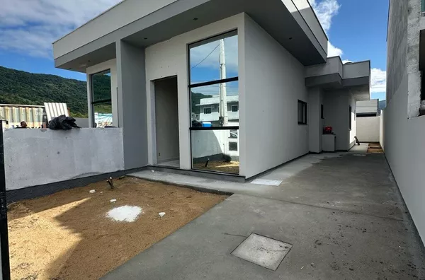 Casa Geminada Térrea l 2 Dormitórios l 1 suíte – São José/SC