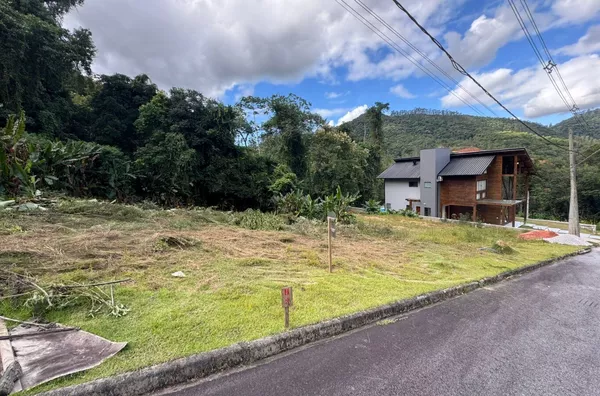 Terreno Com Projeto Aprovado à Venda em Condomínio Fechado Santa Bárbara