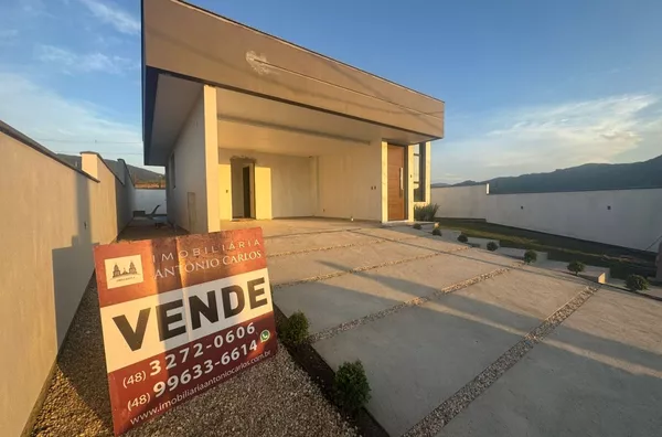 Casa à venda no Centro de Antônio Carlos