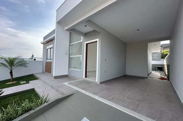 Casa Nova com 3 Dormitórios - 1 Suíte - Potecas, São José/SC