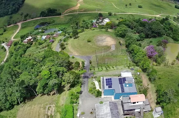 Sítio Encantador em São Pedro De Alcântara