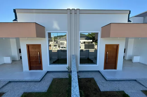 Casa Geminada Nova à Venda em Antônio Carlos