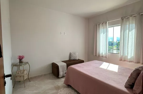 Casa com amplo terreno em Biguaçu/SC