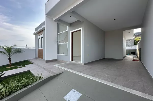 Casa Nova com 3 Dormitórios - 1 Suíte - Potecas, São José/SC