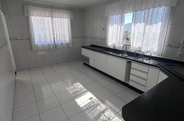 Casa para aluguel, 3 quarto(s),  Centro, Antônio Carlos