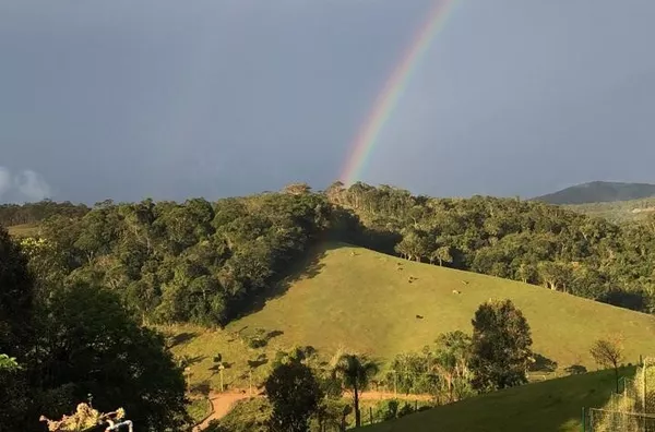 Sítio Encantador em São Pedro De Alcântara