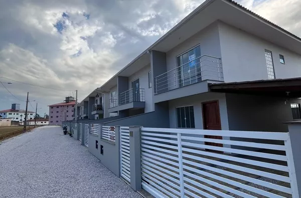 Sobrado para aluguel, 2 quarto(s),  Russia, Biguaçu