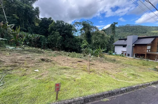 Terreno Com Projeto Aprovado à Venda em Condomínio Fechado Santa Bárbara