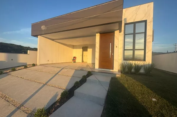 Casa à venda no Centro de Antônio Carlos