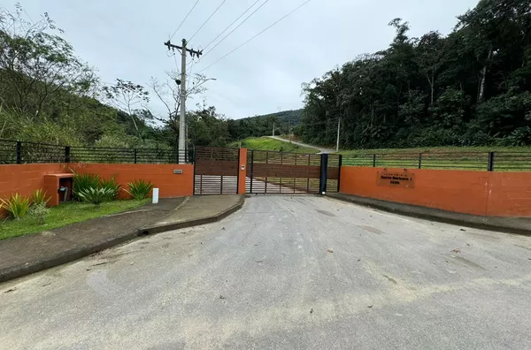 Terreno Com Projeto Aprovado à Venda em Condomínio Fechado Santa Bárbara