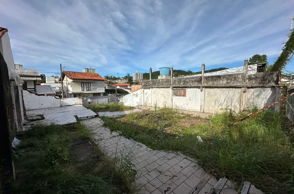 Terreno no Ipiranga com Escritura Pública em São José/SC 