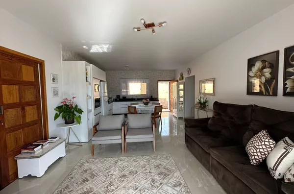 Casa com amplo terreno em Biguaçu/SC