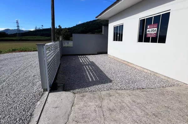 Casa geminada para aluguel, 2 quarto(s),  Russia, Biguaçu