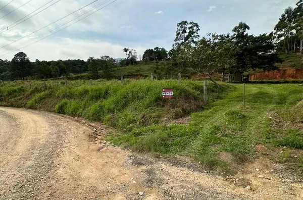 Sítio à venda em Biguaçu, bairro Rússia, fácil acesso ao Rodoanel.