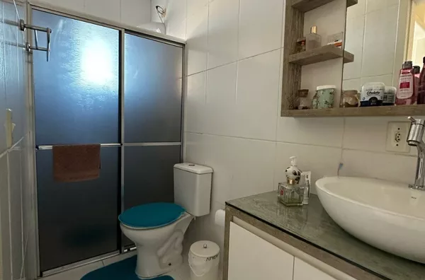 Sobrado Geminado com 2 Dormitórios – Frente para Área Verde!