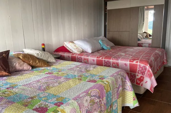 Sítio Encantador em São Pedro De Alcântara