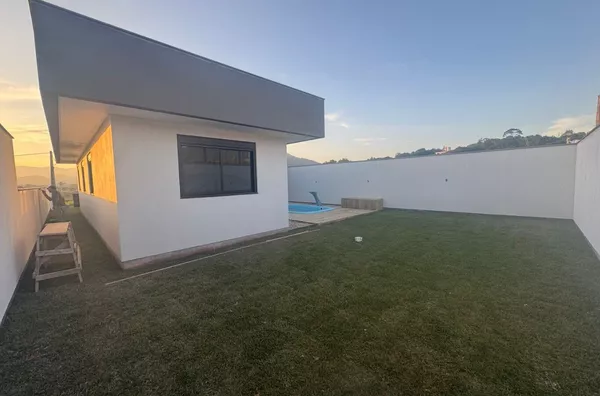 Casa à venda no Centro de Antônio Carlos