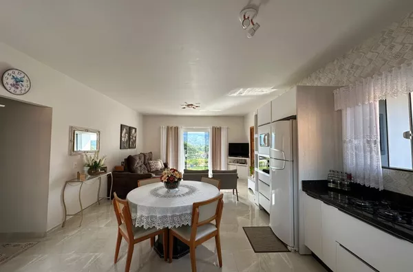 Casa com amplo terreno em Biguaçu/SC