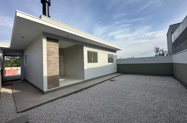 Casa Nova com 3 Dormitórios - 1 Suíte - Potecas, São José/SC