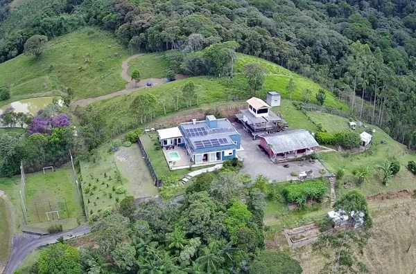 Sítio Encantador em São Pedro De Alcântara