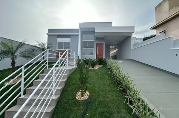 Casa Nova com 3 Dormitórios - 1 Suíte - Potecas, São José/SC